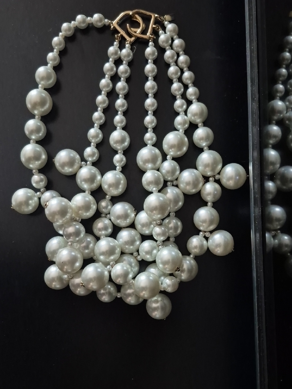 Kenneth Jay  Lane Pearl Cluster Necklace 22k Gold Plated Retail $190 - Picture 2 of 9
